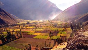 Andes Peruanos e seus complexos arqueológicos